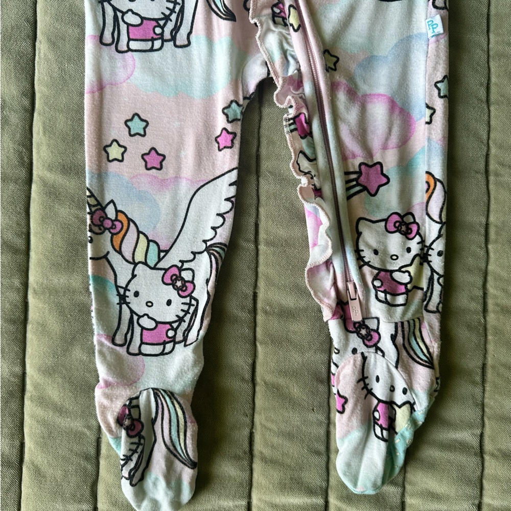 Posh peanut x Hello kitty Unicorn Bamboo Onesie 6-9 months - Picture 4 of 7